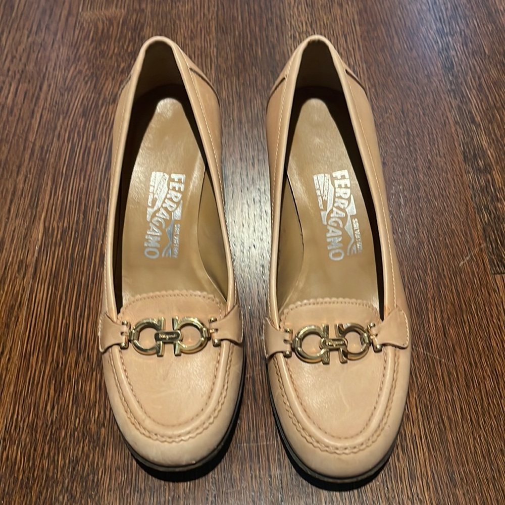 Women’s Ferragamo Leather Heels Shoes